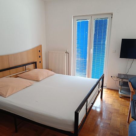 Apartmani "Radi" Baška Voda Habitación foto