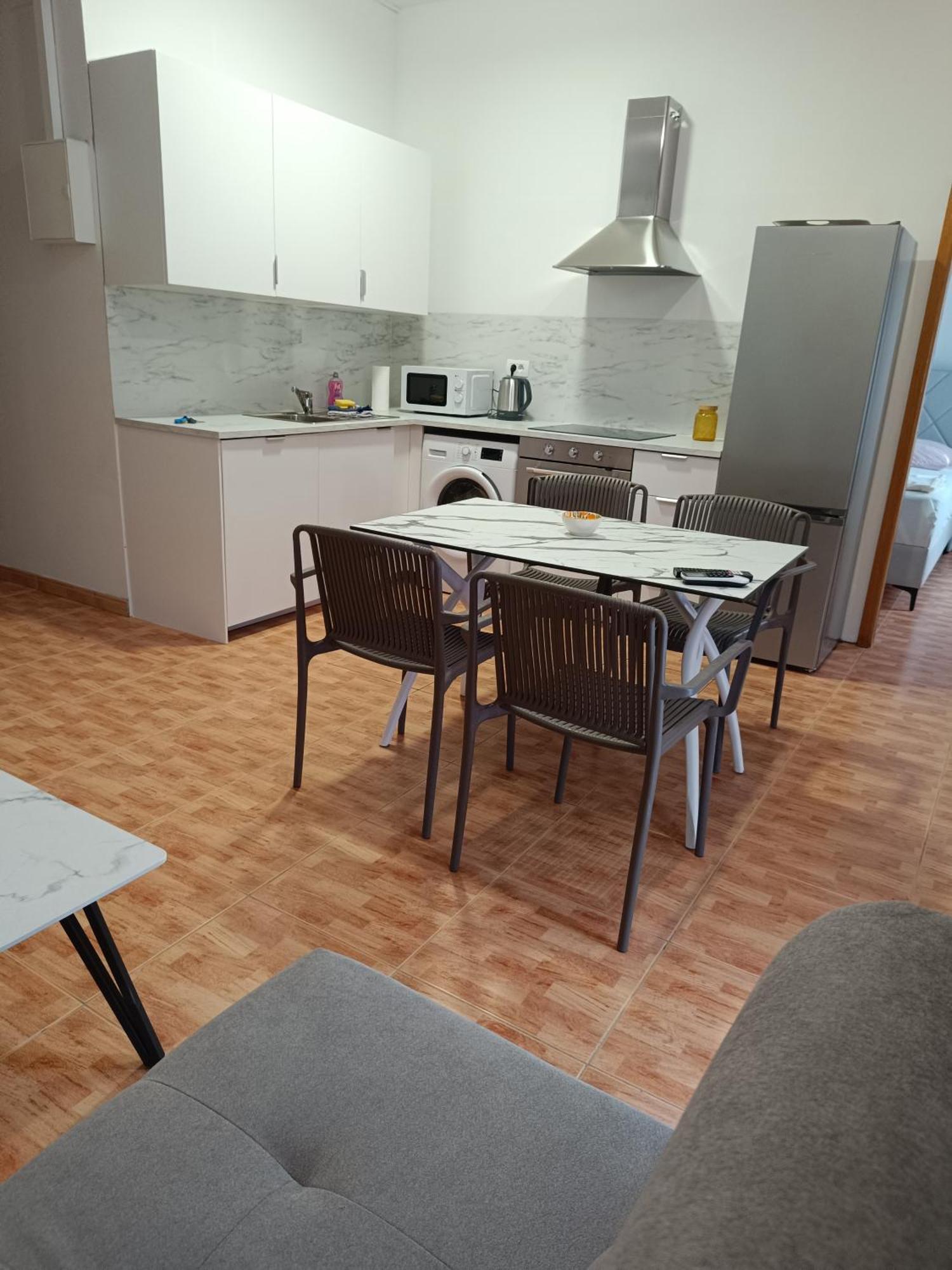 Apartmani "Radi" Baška Voda Exterior foto