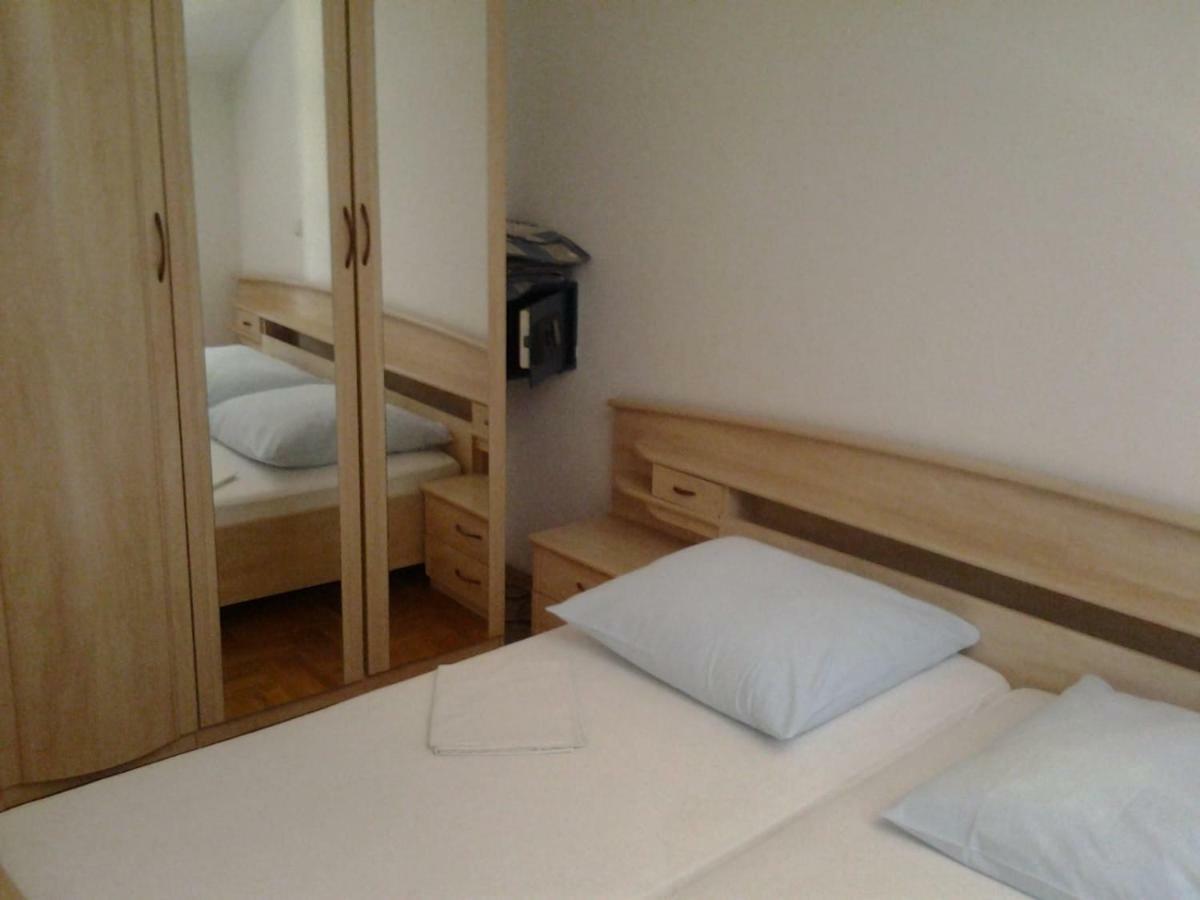 Apartmani "Radi" Baška Voda Exterior foto